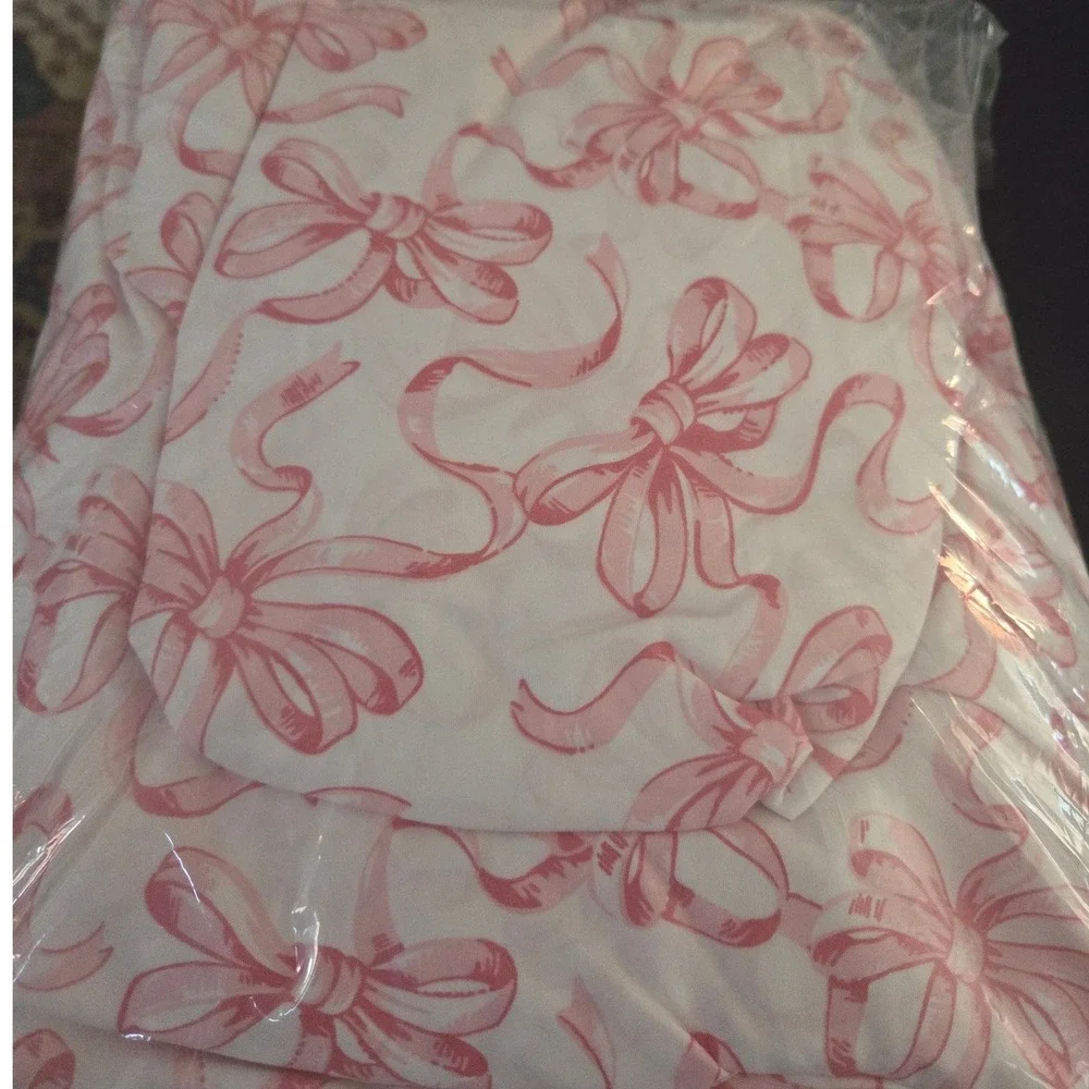 Betsey‎ Johnson Pink Ribbon Bow Print Queen Duvet Set Soft Wrinkle Resistant NEW